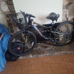 Mongoose Standoff mountain bike. 