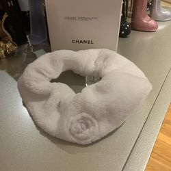 Chanel Essentials Spa Headband - new In box