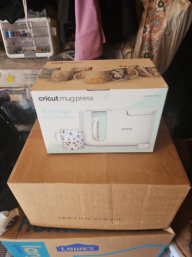 New In Box Cricut Mug Press 