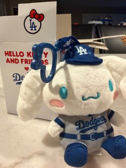 Cinnamoroll LA Dodgers Plush Clip Keychain