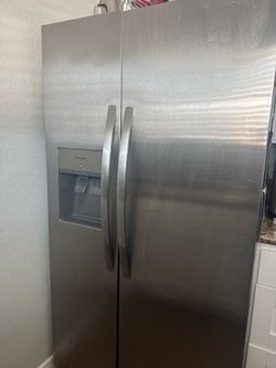 Frigidaire Side by Side Refrigerator, Stainless Steel, 36 in. Wide 25.6 Cu. Ft