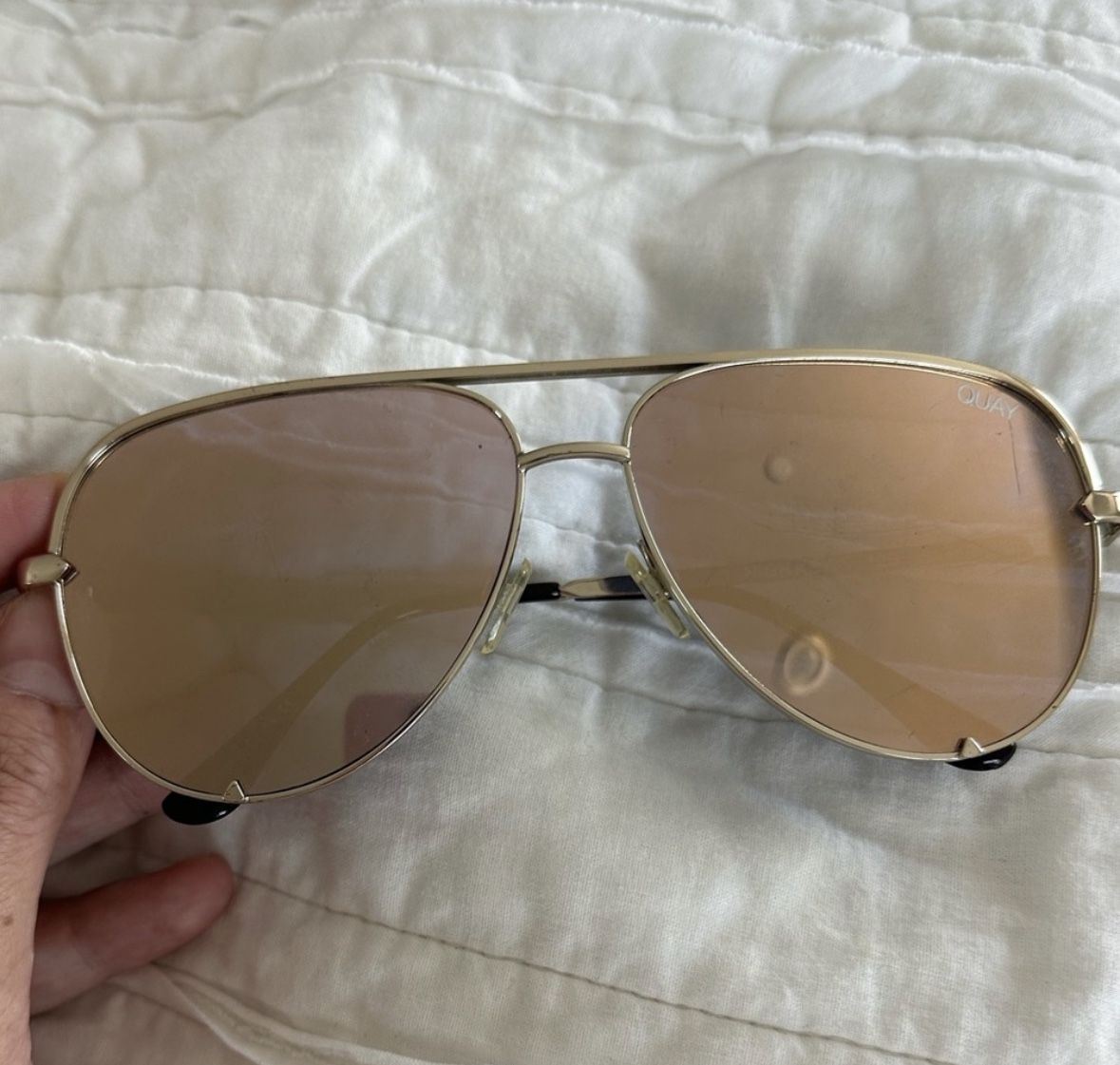 QUAY Mirrored Aviators 