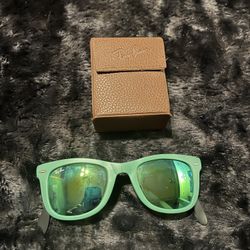 Ray Bans Green Foldable Sunglasses And Case
