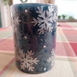 Blue Ice Snowflake Candle~ Just In Time For The Holidays!~NEW In Wrapper 