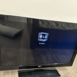 LG 37” TV – Works Great (No Remote)