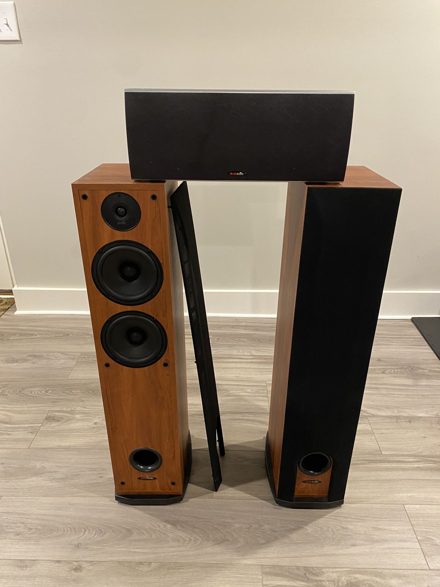 Polk Audio R50 Tower Speakers And CS1 Center Channel