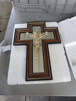 Frame Mirrored Crucifix