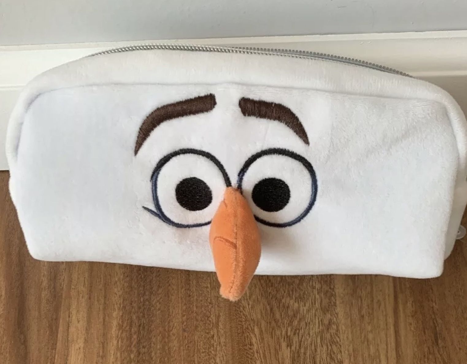 Disney’s Frozen 2 Olaf Makeup Bag