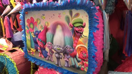 Trolls,shopkins,Elmo,Minnie mouse,princess piñatas