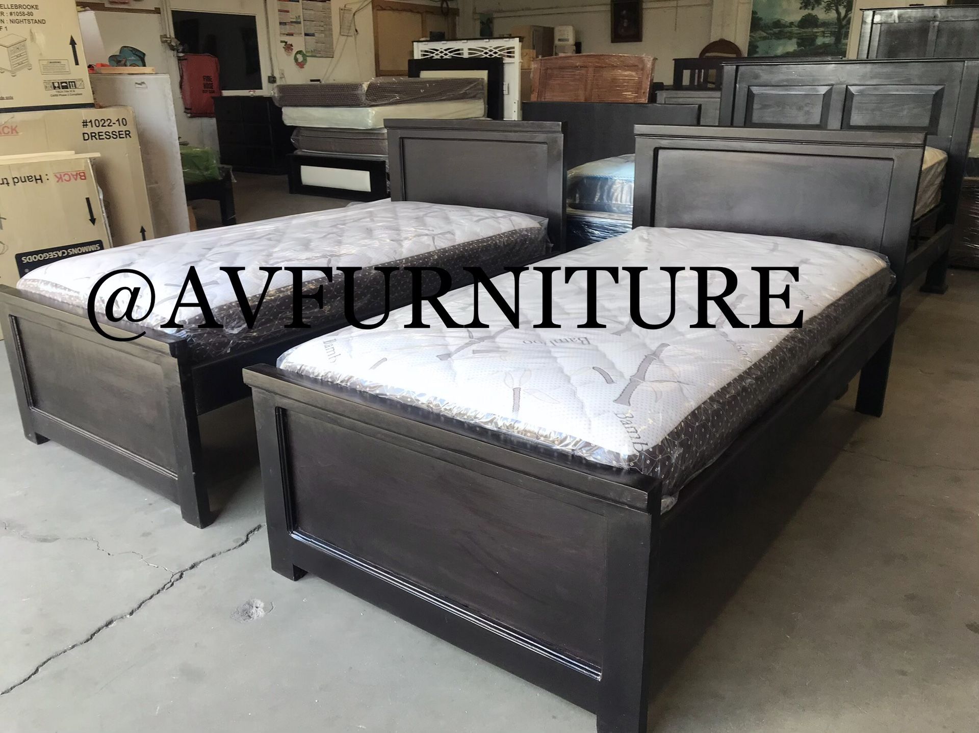 2 Twin Beds And Mattresses