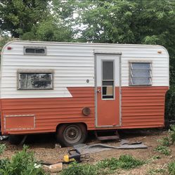 1970s RedDale Vintage Camper