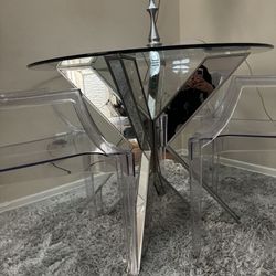 Mirrored Kitchen Table.   ( No Chairs) 