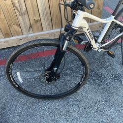 TREK 700 38 Mod NEKO 2. 24 Speed Almost NEW for Sale in Houston TX OfferUp