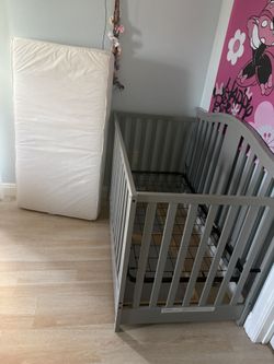 New Baby Crib 