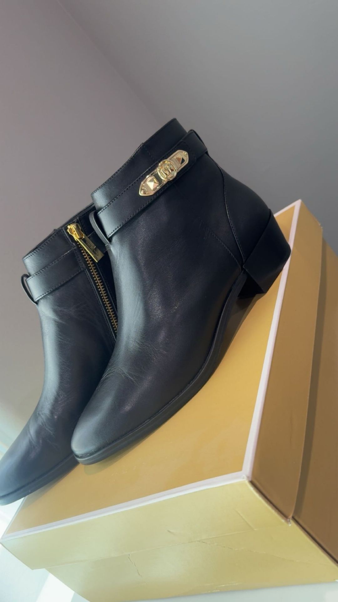 Michael Kora, Jackie ankle Booties