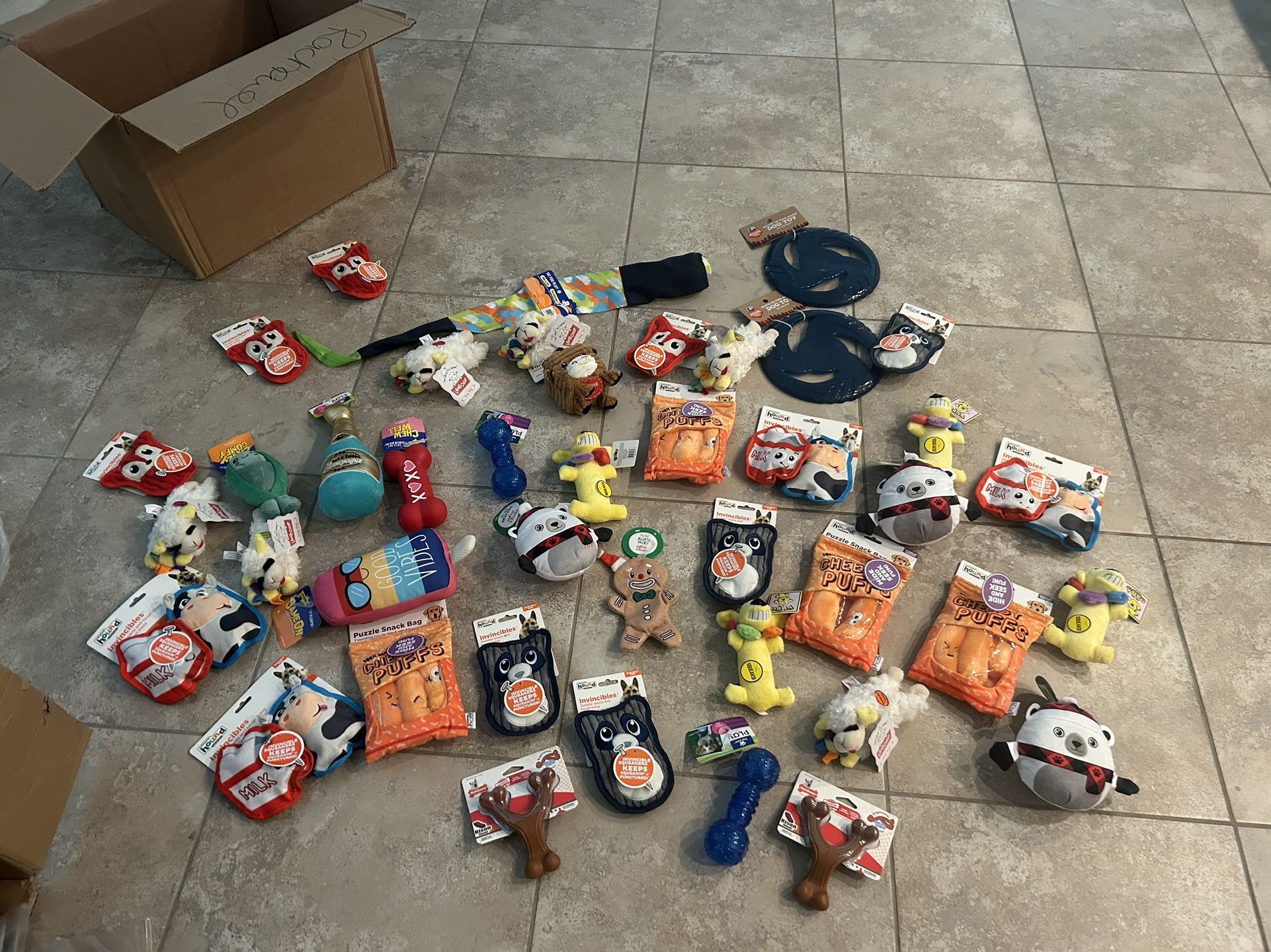 🎉 TOY BUNDLE SALE! 🎉 Selling bundles of 10 brand new toys for just $4! 😍