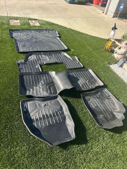 Used all weather floor mat for Ford Explorer 2017