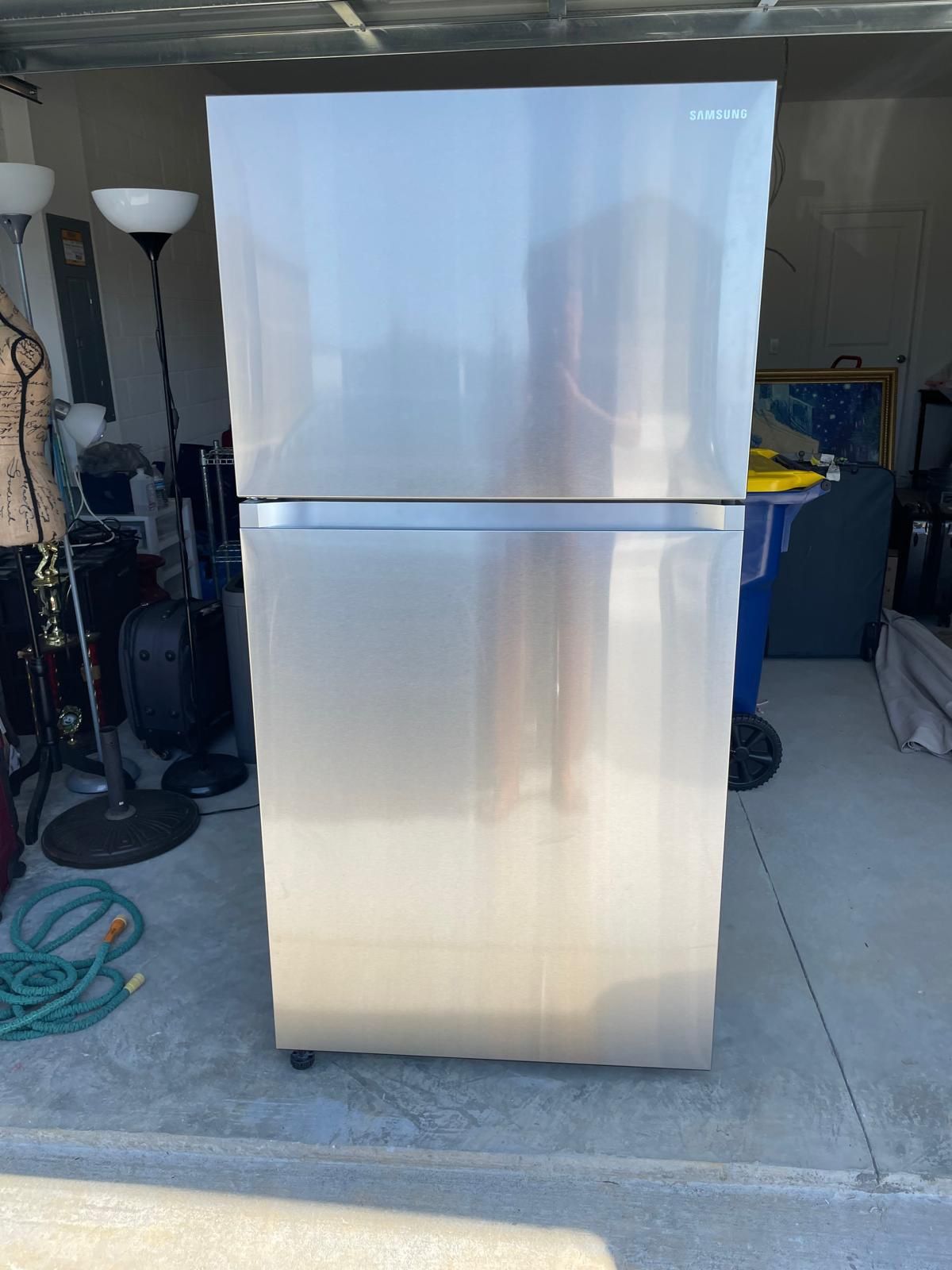 Refrigerator/ NEW