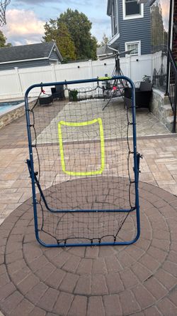 Sports rebounder