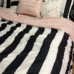 PINK QUEEN BED