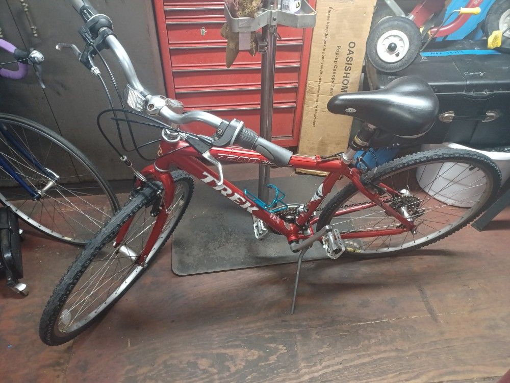 Trek 7200 Multi Track Mountain Bike