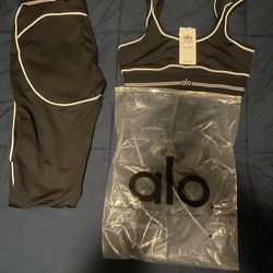 Alo yoga matching activewear set Size (S)