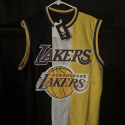Los Angeles Lakers Jersey ( Size Large )