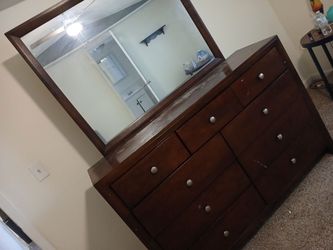 Dresser