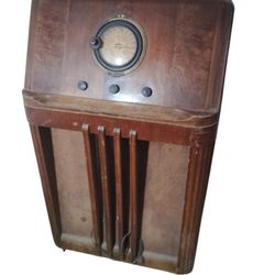 Philco Model 38-4 Wooden Console Radio