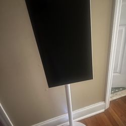  Big Tablet On Wheels 