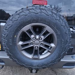 New / Never Used BFG KO2 255/75R17 BFGoodrich K02 255 75 17 Tire Only Dismounted