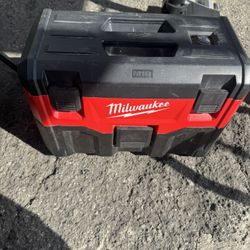 Milwaukee M18 2 Gallon Wet |Dry Vacuum 