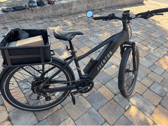 Aventon Level 3 E-Bike - 221 Miles - Locks, Helmets & Extras