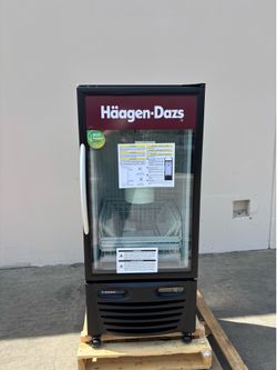 Upright display freezer