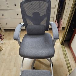 Ergonomic Office Chair with Wheels, Computer Desk Seat with Adjustable Headrest Lumbar Support Soft Armrest
