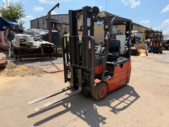 2012-2014 Linde Electric Forklift 5,000Lbs capacity