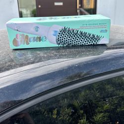 Mane Hot Round Brush