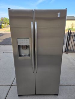 Refrigerator GE Stainless Steel Counter Depth