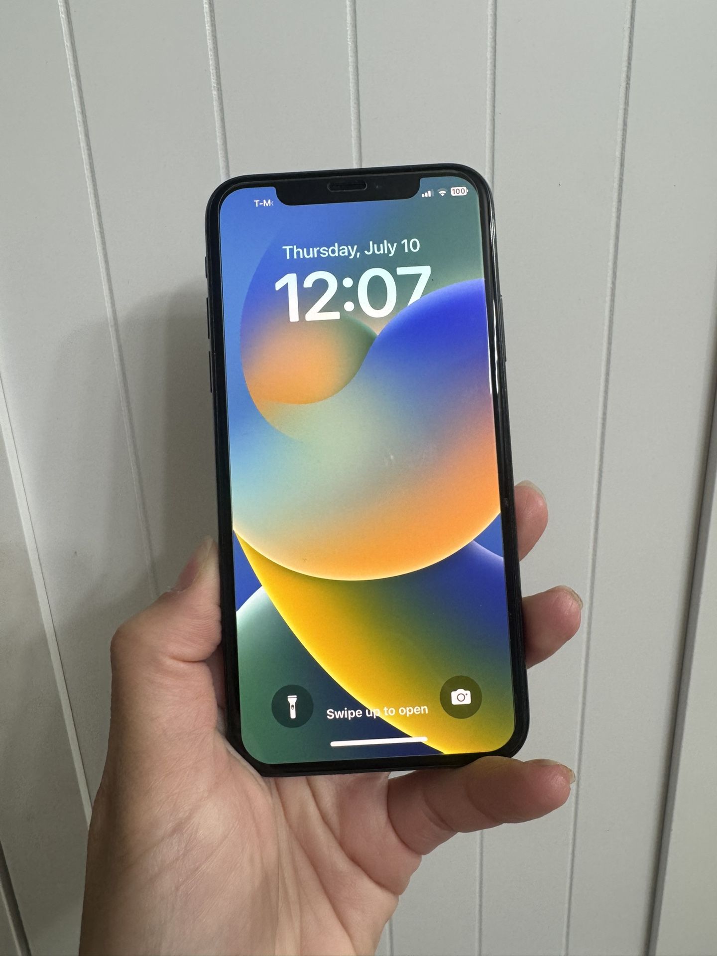 iPhone X 64 GB Unlocked Like New