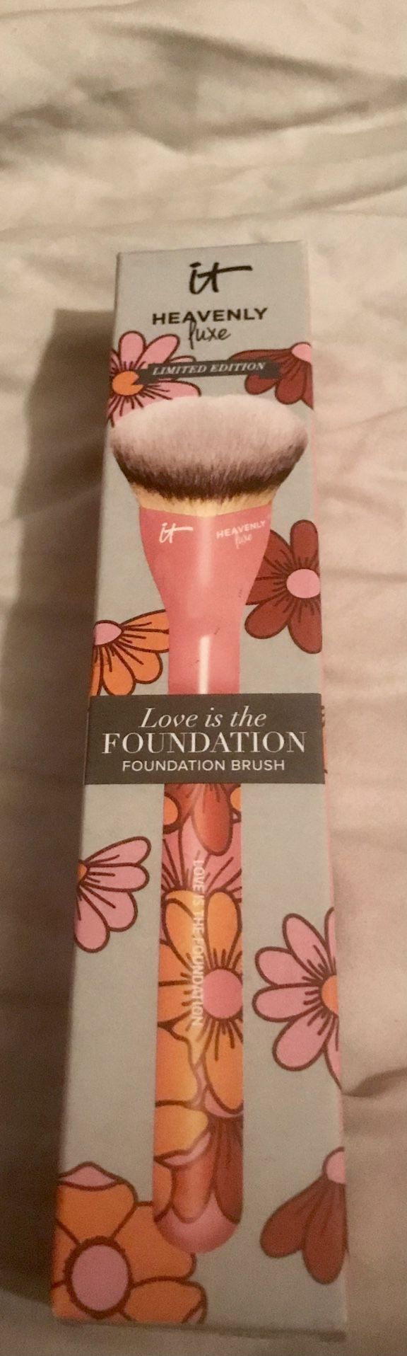2 IT HEAVENLY LUXE FOUNDATION BRUSH