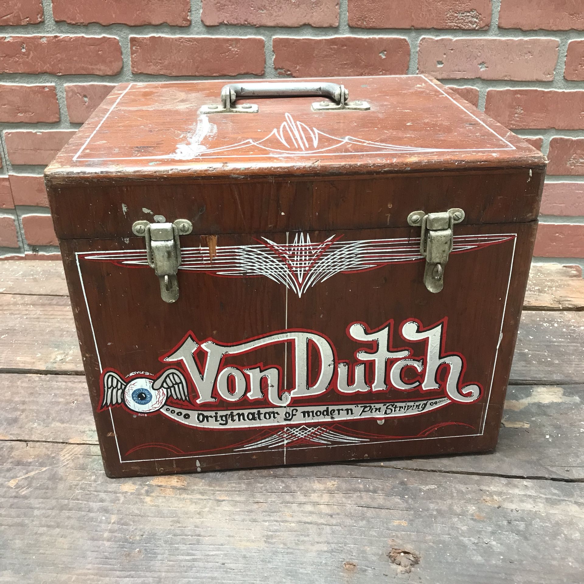 Von Dutch Pinstriping box