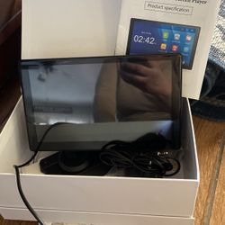 Q9S 9 Inch Smart Screen Player 