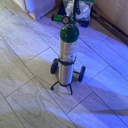 Oxygen size e cylinder with regulator 
