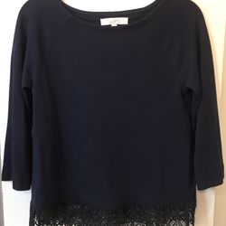 Like New Sweatshirt With A Feminine Touch In Size XS (S)    