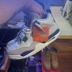 Jordan 4 Military Blues Size 9.5
