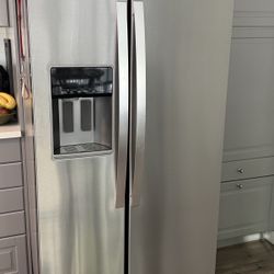 Whirlpool Refrigerator 