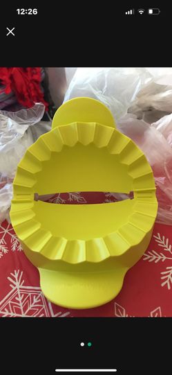 Brand new Tupperware empanada maker