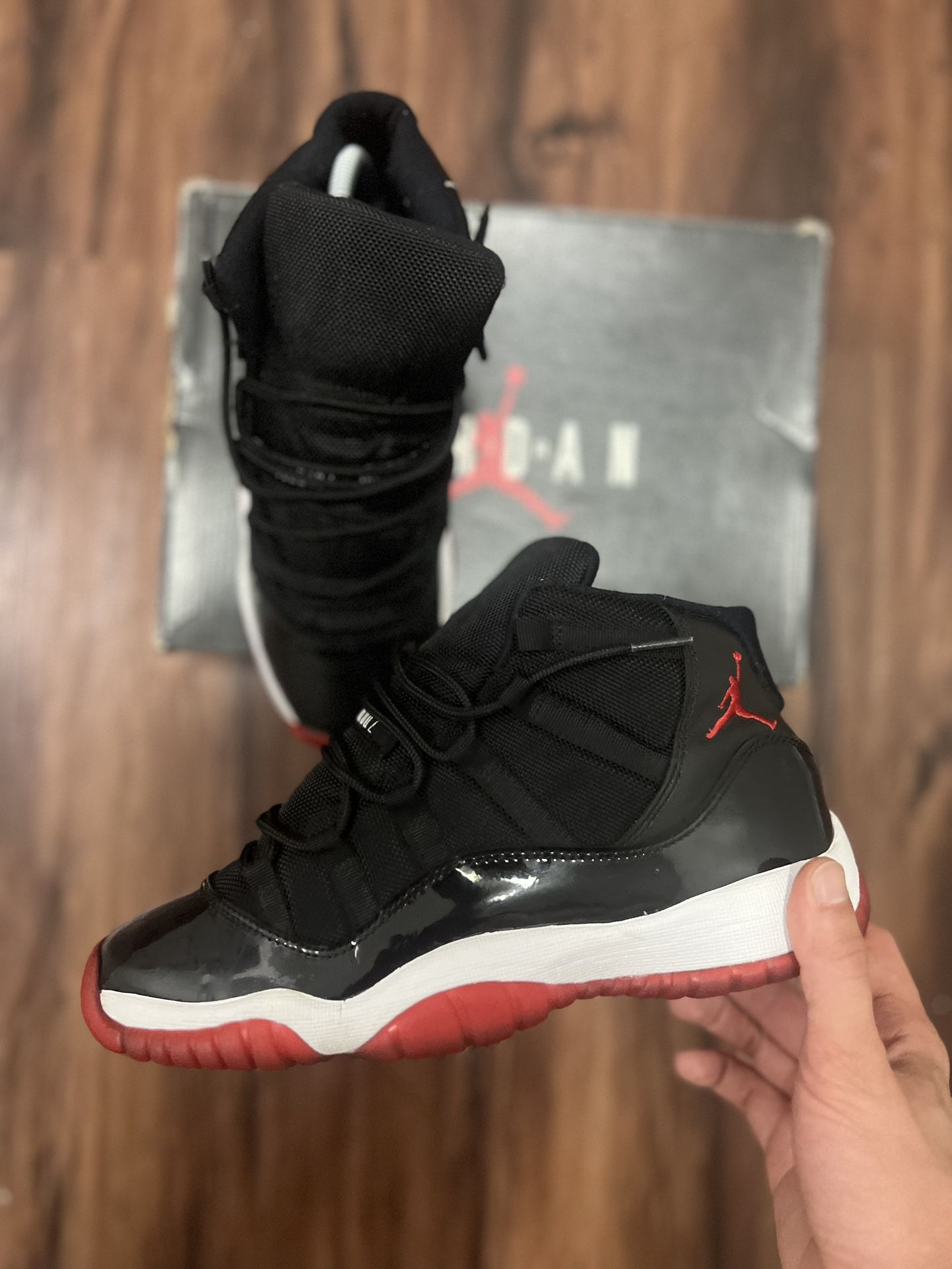 Jordan 11 Bred (2012)Size 7 