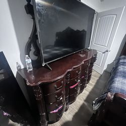 Queen Size Bedroom Set - Great Condition!