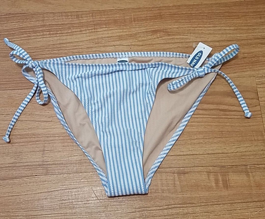 Bikini bottom size L